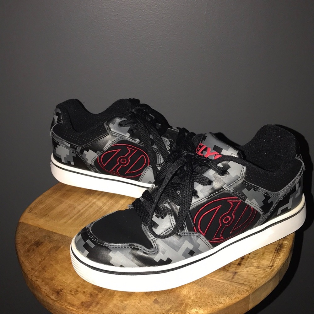 Heelys Skate Shoes Digital Camo Size Boys Youth 6
